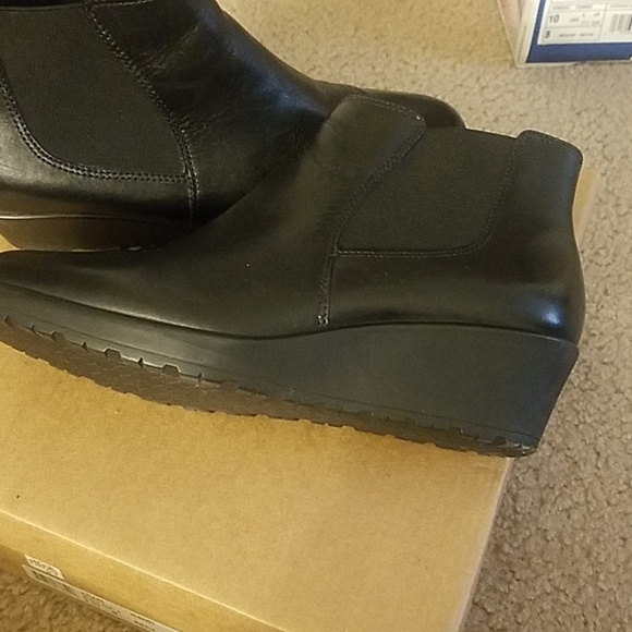 Booties - Picture 3 of 4